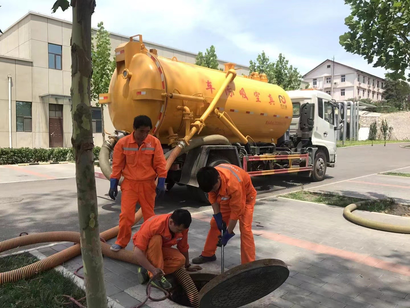垫江化粪池清理与5-8吨吸粪车施工效率分析